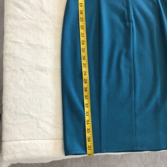 NWOT  H&M Blue Short Sleeves Knee Lenght Dress Size 6-8 - Picture 6 of 7